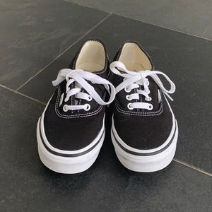 Youth Vans 🛹 🏁🏄🏼‍♂️